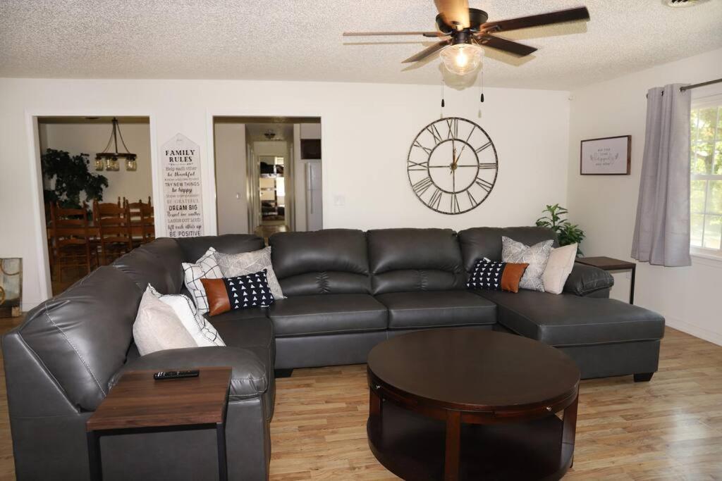 3 Bedroom Vacation Home Next To Silver Dollar City Брэнсон Экстерьер фото